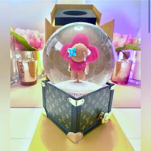 ✨Louis Vuitton Musical Snow Globe✨